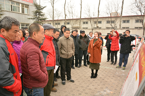 與會人員參觀科海集團黨建成果展示